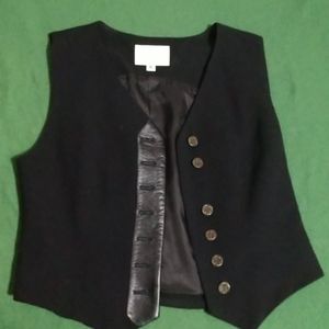 Alberto Makali Vest